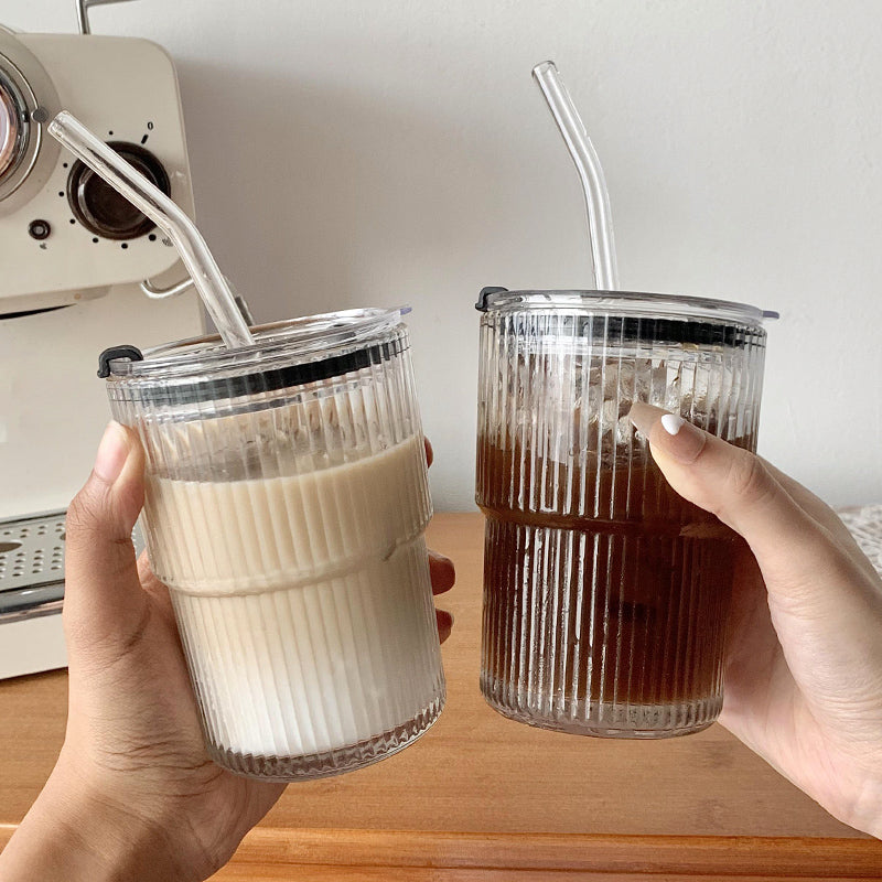 Kaffemugg med sugrör