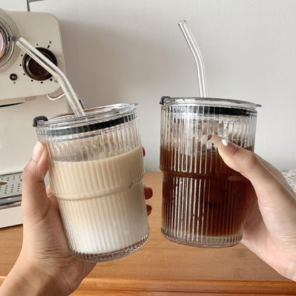 Kaffemugg med sugrör
