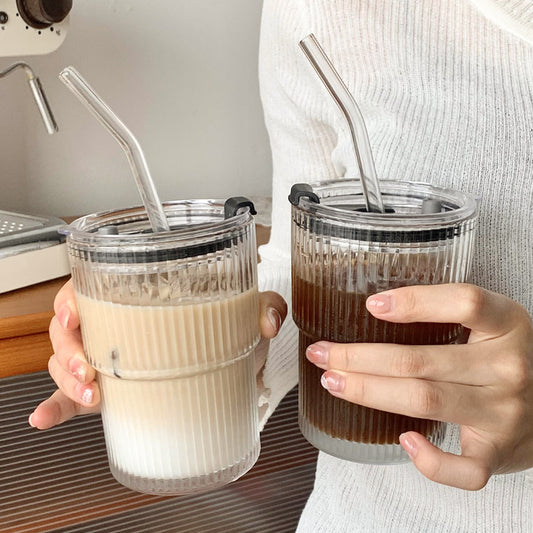 Kaffemugg med sugrör